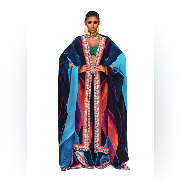 ISO: Bfyne Mija kaftan kimono - Picture 1 of 3